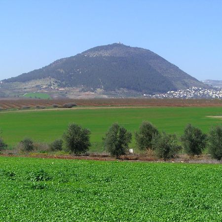 Noach Batavor Villa Kefar Kish Exteriör bild