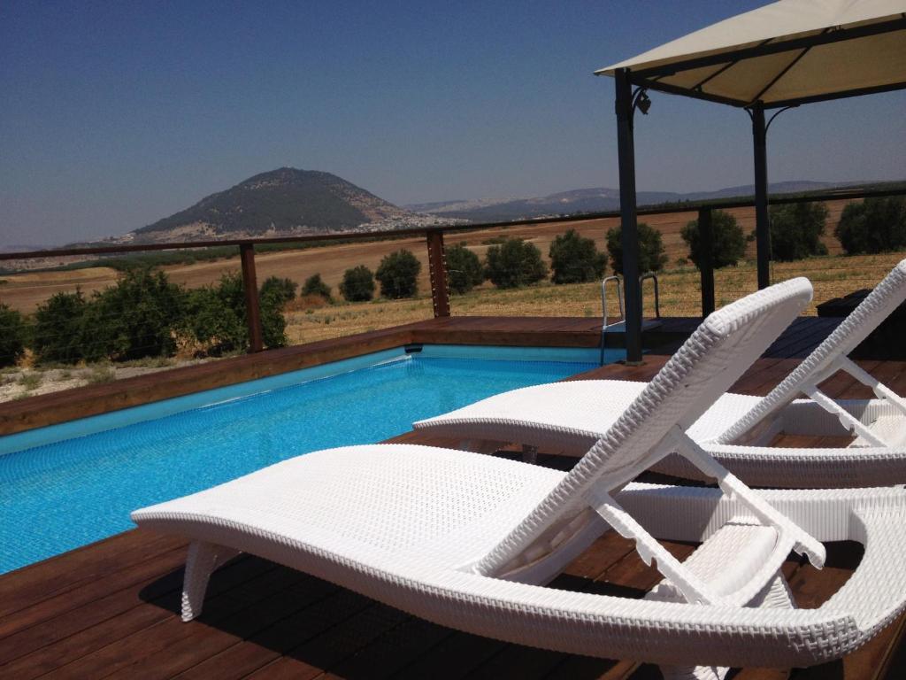 Noach Batavor Villa Kefar Kish Exteriör bild